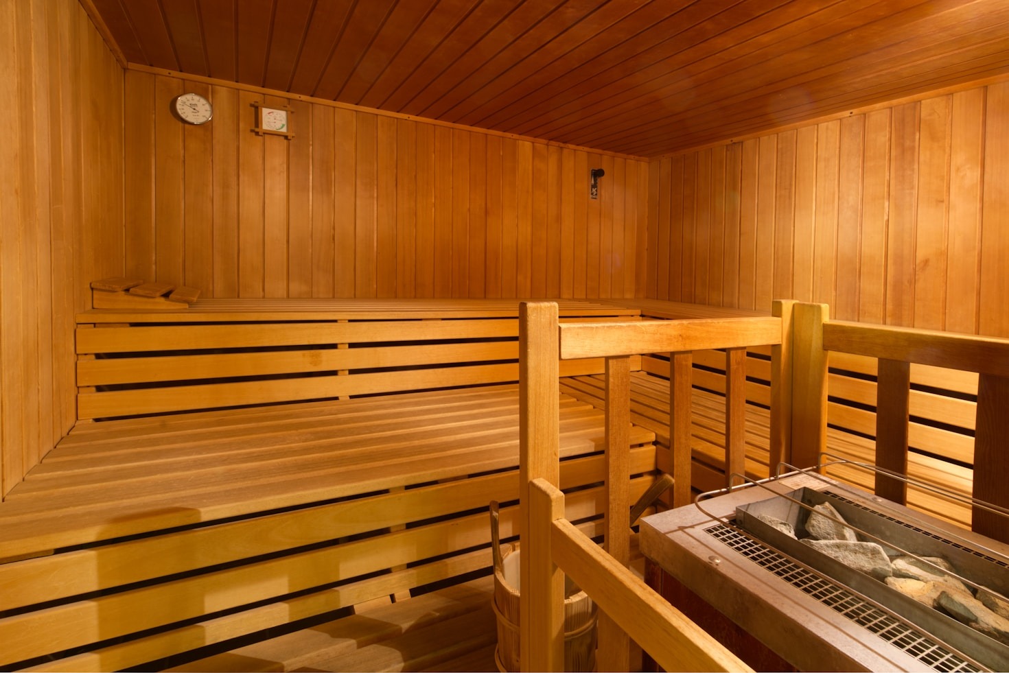 Finnish vs Infrared Saunas: Which is Right for You?